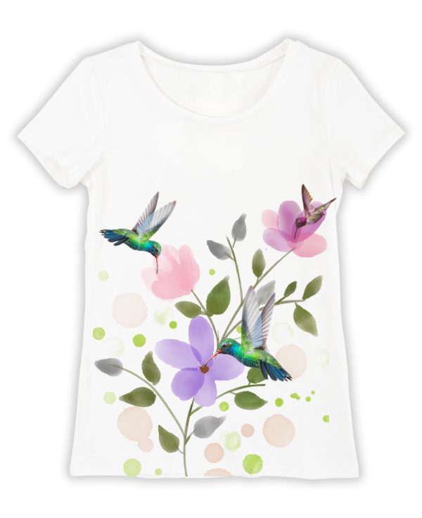 Jardín del colibrí, es una camiseta de moda ecológica inspirada en el avistamiento de colibríes en Quito, la camiseta jardín del colibrí pertenece a la colección de camisetas de diseños de colibrí Jardín del colibrí, estas hermosas aves pueden ser vistas en cualquier jardín de las familias de Quito.