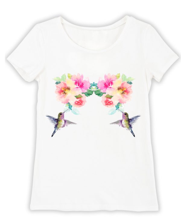 Camiseta Ermitaño de Yaruquí de la colección de Jardín del Colibrí inspirada en la moda con conciencia ecológica, ofrece comodidad y estilo único, su diseño es ilustrado a mano y digitalizado, La camiseta ermitaño de Yaruquí tiene colibrí que puede ser visto en el jardín de las familias de Quito.